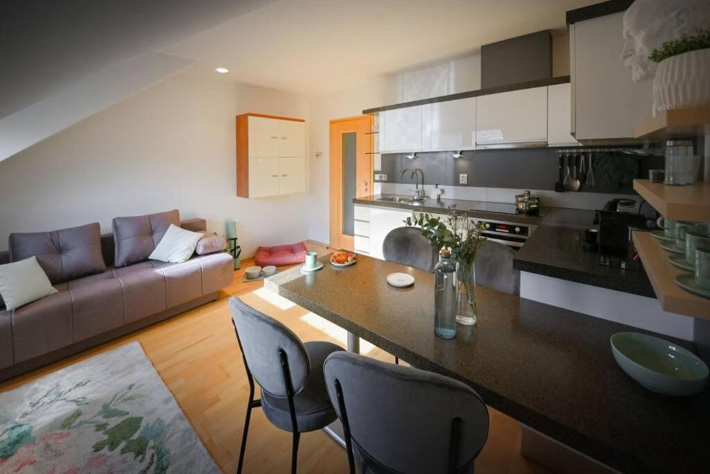 V Centru Deni Apartment Olomouc Ngoại thất bức ảnh