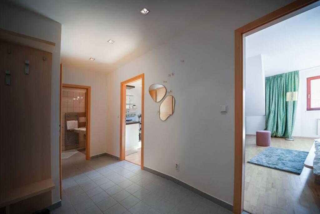 V Centru Deni Apartment Olomouc Ngoại thất bức ảnh